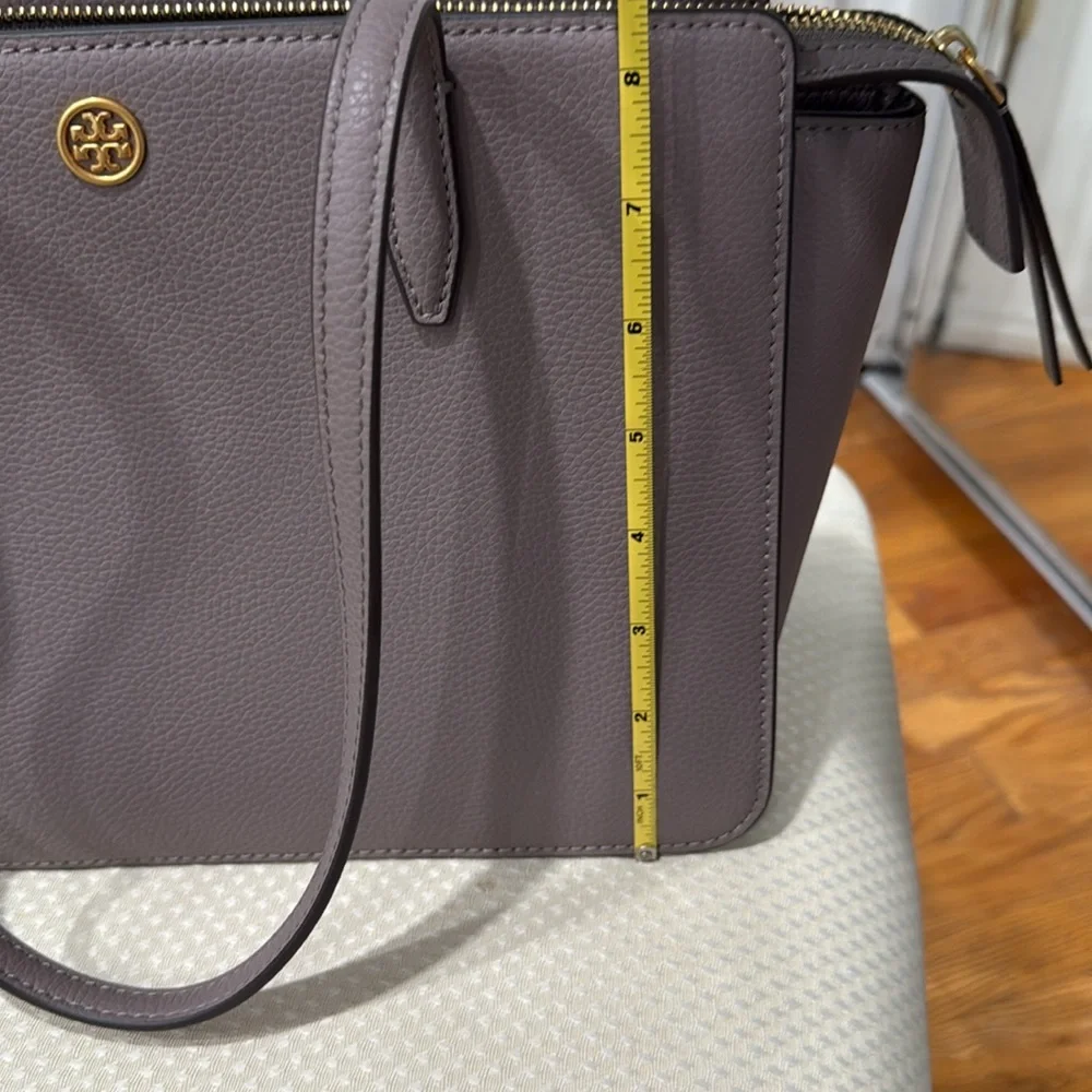 Tory Burch
Tote Bag - Picture 9 of 10